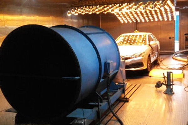 汽車環(huán)境模擬艙結(jié)構(gòu)特點(圖2)