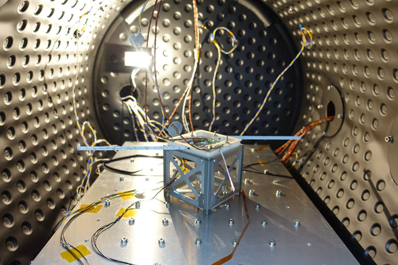 The_UoS3_antennas_deployed_successfully_after_thermal_vacuum_testing_pillars_副本.jpg The_UoS3_antennas_deployed_successfully_after_thermal_vacuum_testing_pillars_副本.jpg